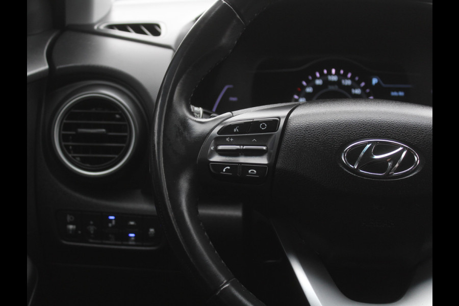 Hyundai Kona EV Fashion 64 kWh CLIMATE | ADAPCRUISE | CAMERA | CARPLAY | LMV17 | LED | DAB | HEAD-UP | NAVI | PDCA | 3FASE