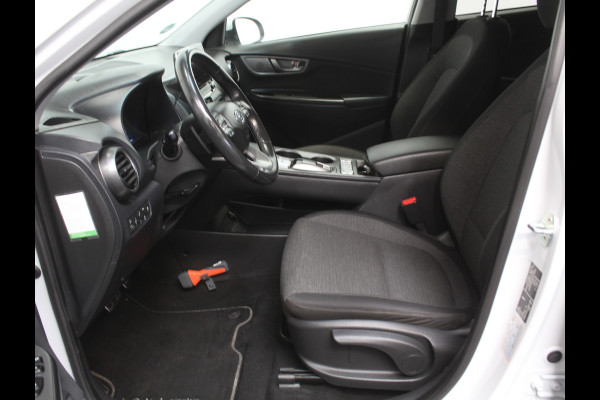 Hyundai Kona EV Fashion 64 kWh CLIMATE | ADAPCRUISE | CAMERA | CARPLAY | LMV17 | LED | DAB | HEAD-UP | NAVI | PDCA | 3FASE