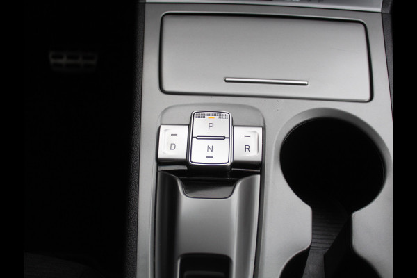 Hyundai Kona EV Fashion 64 kWh CLIMATE | ADAPCRUISE | CAMERA | CARPLAY | LMV17 | LED | DAB | HEAD-UP | NAVI | PDCA | 3FASE
