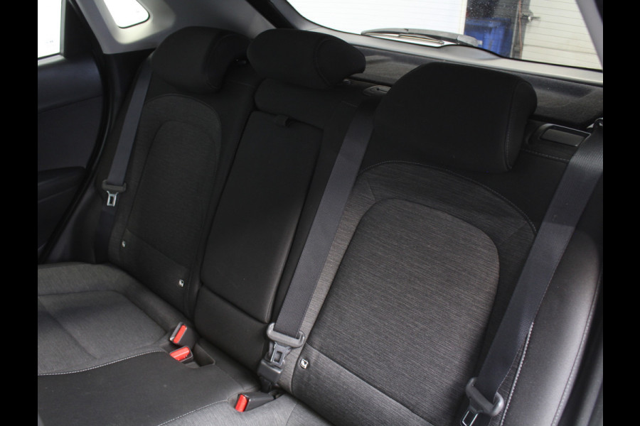 Hyundai Kona EV Fashion 64 kWh CLIMATE | ADAPCRUISE | CAMERA | CARPLAY | LMV17 | LED | DAB | HEAD-UP | NAVI | PDCA | 3FASE