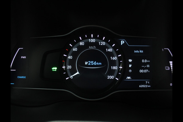 Hyundai Kona EV Fashion 64 kWh CLIMATE | ADAPCRUISE | CAMERA | CARPLAY | LMV17 | LED | DAB | HEAD-UP | NAVI | PDCA | 3FASE