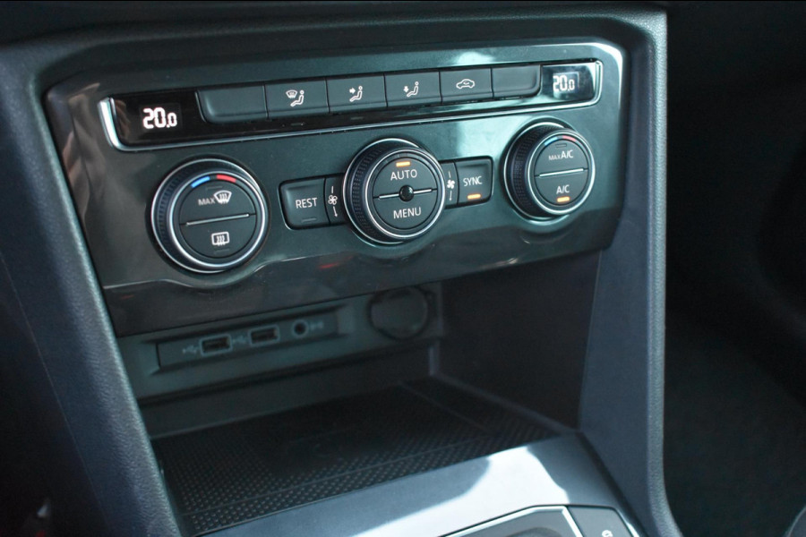 Volkswagen Tiguan 1.5 TSI ACT R-Line | TREKHAAK | NAP | APPLE CARPLAY | ANDROID AUTO | ADAPT. CRUISE CONTROLE | VIRTUAL COCKPIT