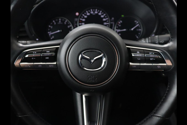 Mazda 3 2.0 e-SkyActiv-G Sportive | Head-Up | Stoelverwarming | Adaptive cruise | Camera | Carplay | Stuurverwarming | Navigatie | Climate control | Bluetooth | Parkeerhulp | Full LED