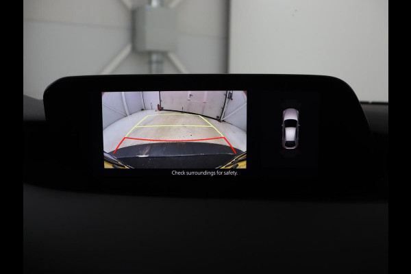 Mazda 3 2.0 e-SkyActiv-G Sportive | Head-Up | Stoelverwarming | Adaptive cruise | Camera | Carplay | Stuurverwarming | Navigatie | Climate control | Bluetooth | Parkeerhulp | Full LED