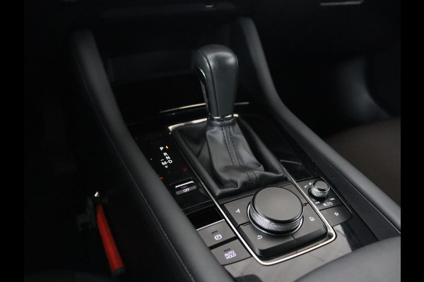 Mazda 3 2.0 e-SkyActiv-G Sportive | Head-Up | Stoelverwarming | Adaptive cruise | Camera | Carplay | Stuurverwarming | Navigatie | Climate control | Bluetooth | Parkeerhulp | Full LED