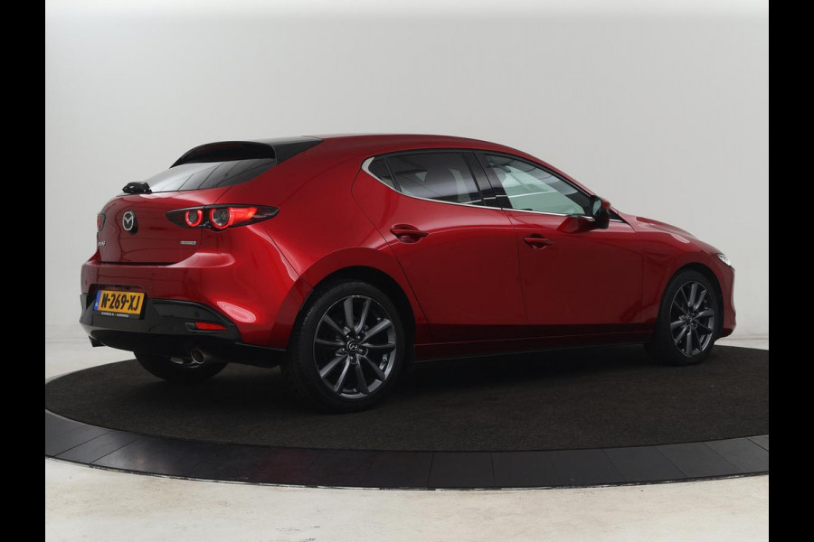 Mazda 3 2.0 e-SkyActiv-G Sportive | Head-Up | Stoelverwarming | Adaptive cruise | Camera | Carplay | Stuurverwarming | Navigatie | Climate control | Bluetooth | Parkeerhulp | Full LED