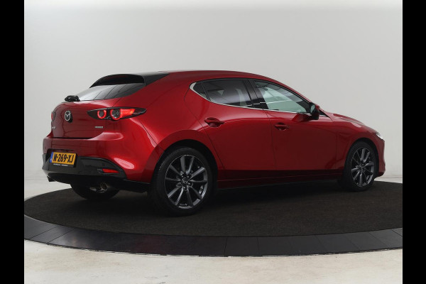 Mazda 3 2.0 e-SkyActiv-G Sportive | Head-Up | Stoelverwarming | Adaptive cruise | Camera | Carplay | Stuurverwarming | Navigatie | Climate control | Bluetooth | Parkeerhulp | Full LED