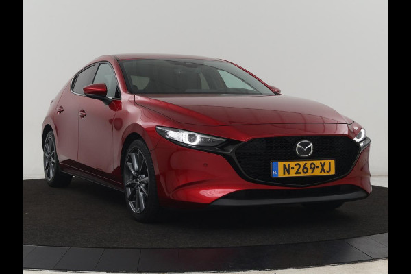 Mazda 3 2.0 e-SkyActiv-G Sportive | Head-Up | Stoelverwarming | Adaptive cruise | Camera | Carplay | Stuurverwarming | Navigatie | Climate control | Bluetooth | Parkeerhulp | Full LED