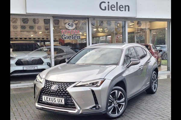 Lexus UX 250h Preference Line | Dodehoekherkenning, 18 inch, Stoel + Stuurverwarming, Parkeersensoren, Apple CarPlay/Android Auto
