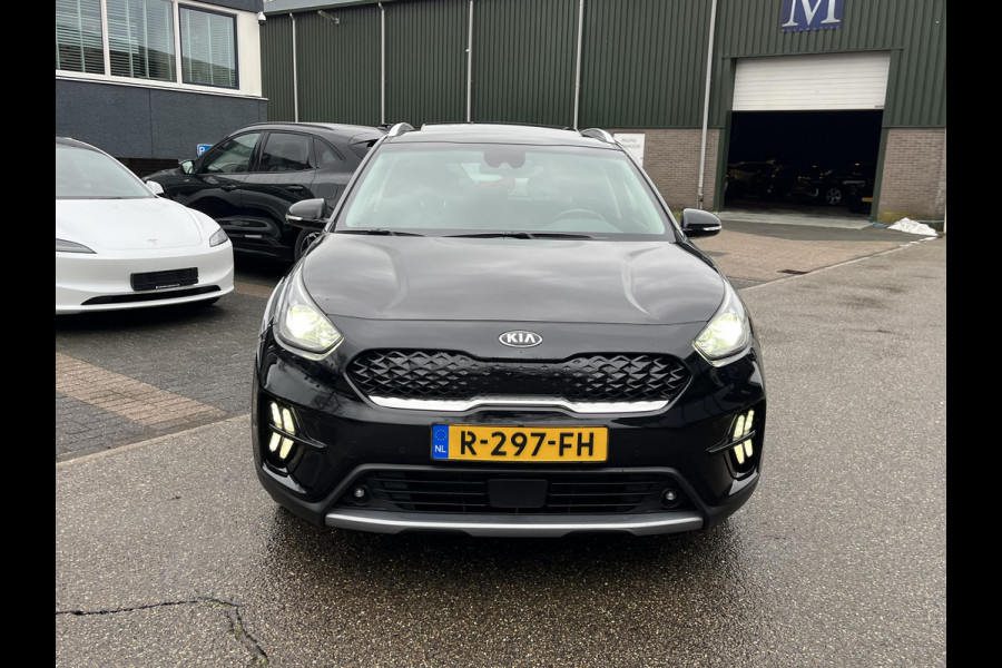 Kia Niro 1.6 GDi PHEV ExecutiveLine Plug-in Hybride | Schuifdak | Leder | Elektrische Stoelen | Stoelventilatie & Verwarming | Stuurwielverwarming | JBL | Afn. Trekhaak | GOED ONDERHOUDEN | GELEVERD INCLUSIEF 12 MND BOVAG GARANTIE |