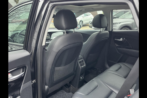 Kia Niro 1.6 GDi PHEV ExecutiveLine Plug-in Hybride | Schuifdak | Leder | Elektrische Stoelen | Stoelventilatie & Verwarming | Stuurwielverwarming | JBL | Afn. Trekhaak | GOED ONDERHOUDEN | GELEVERD INCLUSIEF 12 MND BOVAG GARANTIE |