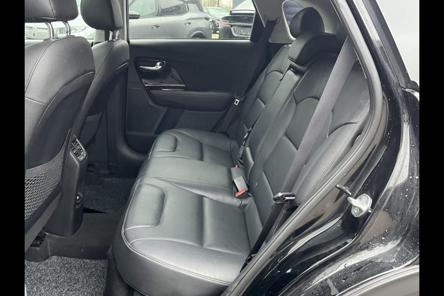 Kia Niro 1.6 GDi PHEV ExecutiveLine Plug-in Hybride | Schuifdak | Leder | Elektrische Stoelen | Stoelventilatie & Verwarming | Stuurwielverwarming | JBL | Afn. Trekhaak | GOED ONDERHOUDEN | GELEVERD INCLUSIEF 12 MND BOVAG GARANTIE |