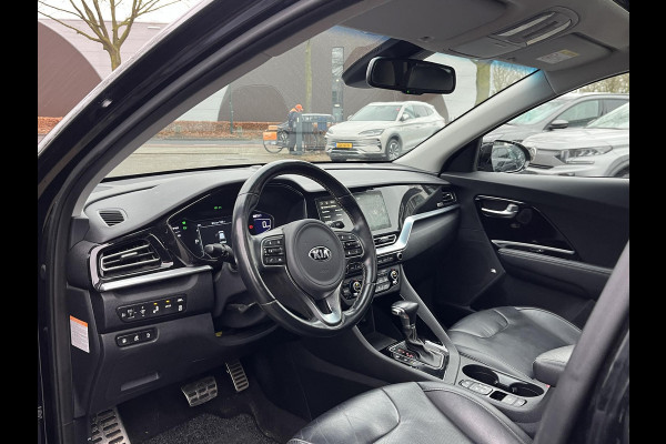 Kia Niro 1.6 GDi PHEV ExecutiveLine Plug-in Hybride | Schuifdak | Leder | Elektrische Stoelen | Stoelventilatie & Verwarming | Stuurwielverwarming | JBL | Afn. Trekhaak | GOED ONDERHOUDEN | GELEVERD INCLUSIEF 12 MND BOVAG GARANTIE |