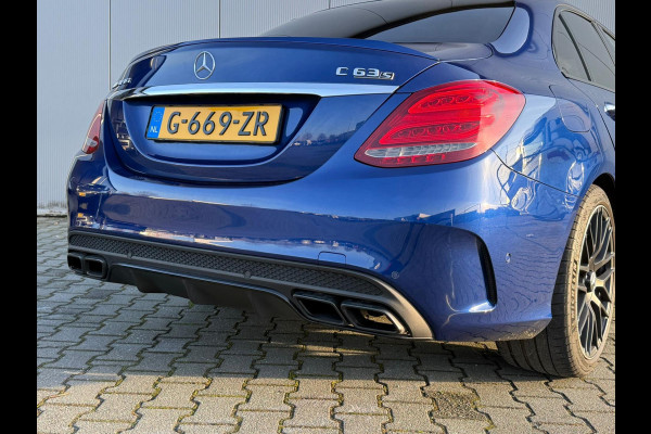 Mercedes-Benz C-Klasse AMG 63S / Keramisch / Pano / Burmester / Head up / Leder