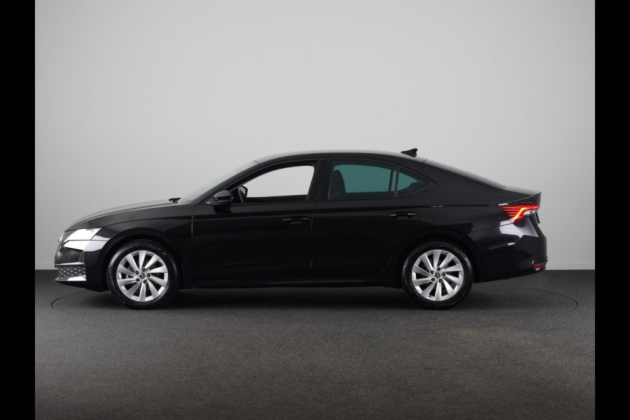 Škoda Octavia Business Edition 1.5 TSI M-HEV 115pk DSG 115pk DSG | Private lease vanaf 731,-- | Parkeercamera | 17 inch Lichtmetalen velgen |  Verwarmbare voorstoelen | 13 inch display | Adaptieve Cruise Control