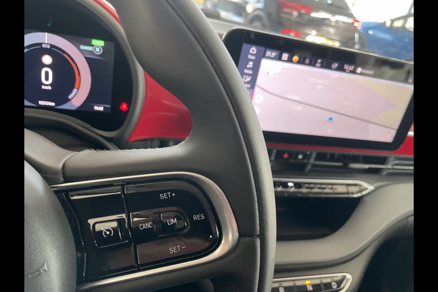 Fiat 500 RED 42 kWh Airco - Achteruitrijcamera - Apple carplay - Cruise control - Parkeersensor achter - Navigatiesysteem full map - Bluetooth - Centrale vergrendeling - Elektrische ramen voor - Keyless start -  Stuur multifunctioneel