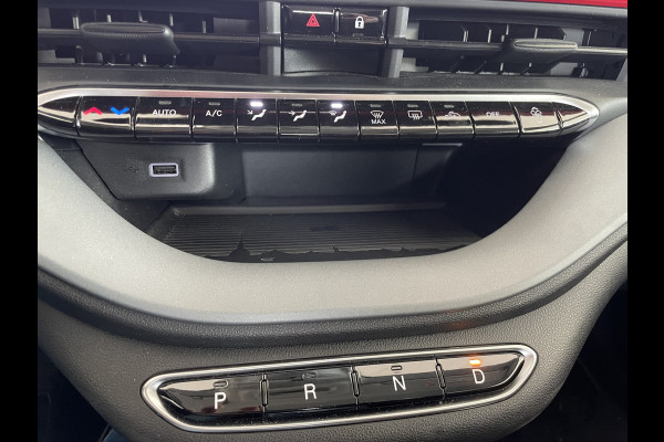 Fiat 500 RED 42 kWh Airco - Achteruitrijcamera - Apple carplay - Cruise control - Parkeersensor achter - Navigatiesysteem full map - Bluetooth - Centrale vergrendeling - Elektrische ramen voor - Keyless start -  Stuur multifunctioneel