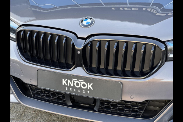 BMW 5 Serie Touring 530i xDrive High Executive M Sport Pakket Automaat / Panoramadak / Trekhaak / Integrale Actieve Besturing / Stoelventilatie / Driving Assistant Professional / Bowers & Wilkins / Laserlight / M Sportremsysteem / Soft Close