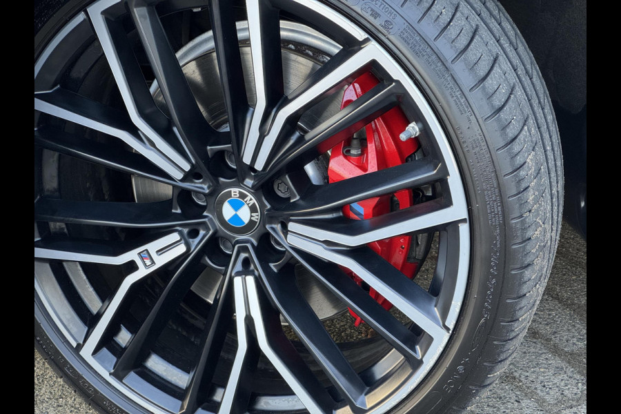 BMW 5 Serie Touring 530i xDrive High Executive M Sport Pakket Automaat / Panoramadak / Trekhaak / Integrale Actieve Besturing / Stoelventilatie / Driving Assistant Professional / Bowers & Wilkins / Laserlight / M Sportremsysteem / Soft Close