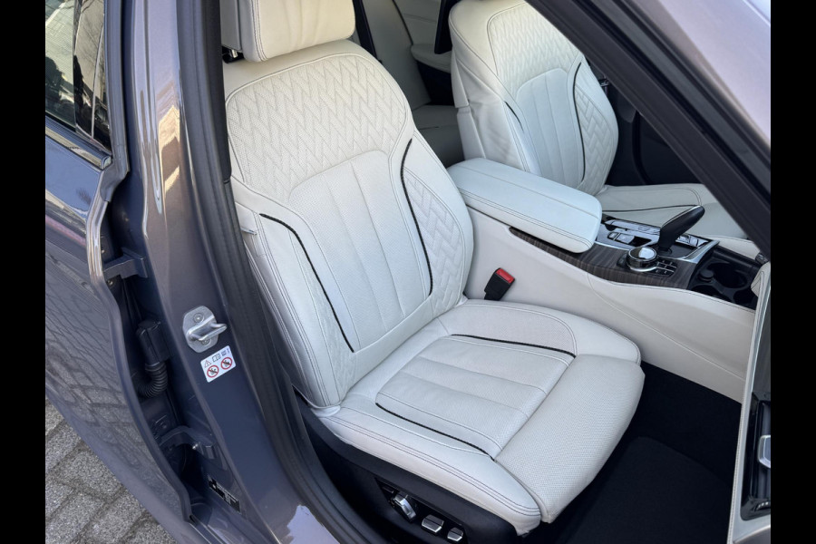 BMW 5 Serie Touring 530i xDrive High Executive M Sport Pakket Automaat / Panoramadak / Trekhaak / Integrale Actieve Besturing / Stoelventilatie / Driving Assistant Professional / Bowers & Wilkins / Laserlight / M Sportremsysteem / Soft Close
