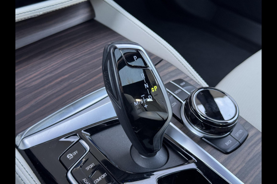 BMW 5 Serie Touring 530i xDrive High Executive M Sport Pakket Automaat / Panoramadak / Trekhaak / Integrale Actieve Besturing / Stoelventilatie / Driving Assistant Professional / Bowers & Wilkins / Laserlight / M Sportremsysteem / Soft Close