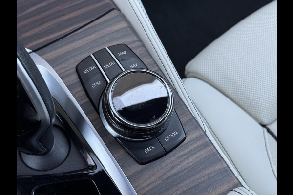 BMW 5 Serie Touring 530i xDrive High Executive M Sport Pakket Automaat / Panoramadak / Trekhaak / Integrale Actieve Besturing / Stoelventilatie / Driving Assistant Professional / Bowers & Wilkins / Laserlight / M Sportremsysteem / Soft Close