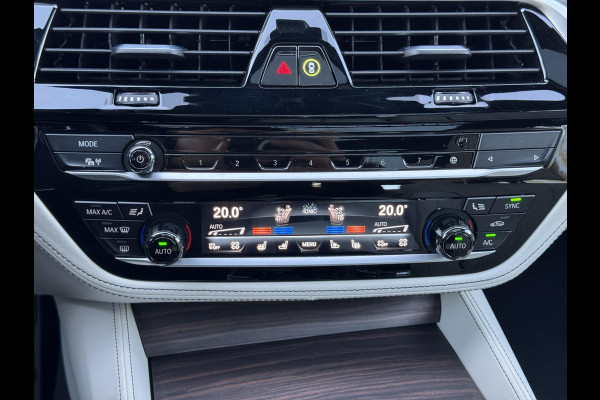 BMW 5 Serie Touring 530i xDrive High Executive M Sport Pakket Automaat / Panoramadak / Trekhaak / Integrale Actieve Besturing / Stoelventilatie / Driving Assistant Professional / Bowers & Wilkins / Laserlight / M Sportremsysteem / Soft Close