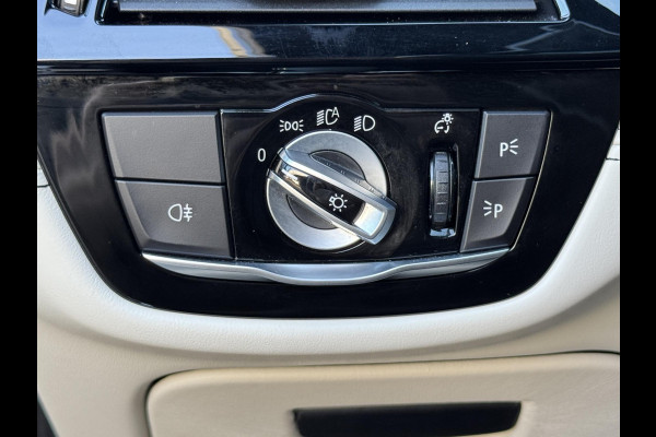 BMW 5 Serie Touring 530i xDrive High Executive M Sport Pakket Automaat / Panoramadak / Trekhaak / Integrale Actieve Besturing / Stoelventilatie / Driving Assistant Professional / Bowers & Wilkins / Laserlight / M Sportremsysteem / Soft Close