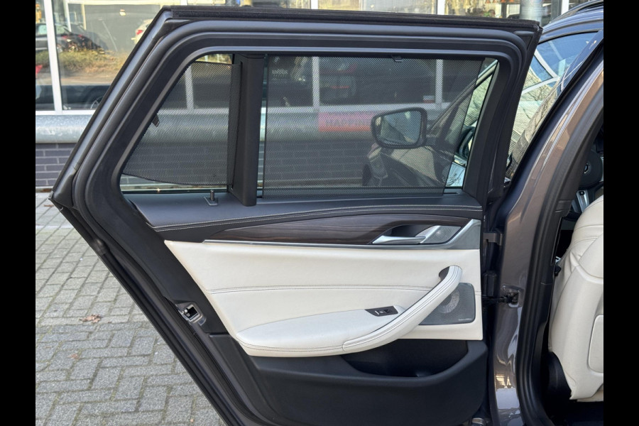 BMW 5 Serie Touring 530i xDrive High Executive M Sport Pakket Automaat / Panoramadak / Trekhaak / Integrale Actieve Besturing / Stoelventilatie / Driving Assistant Professional / Bowers & Wilkins / Laserlight / M Sportremsysteem / Soft Close