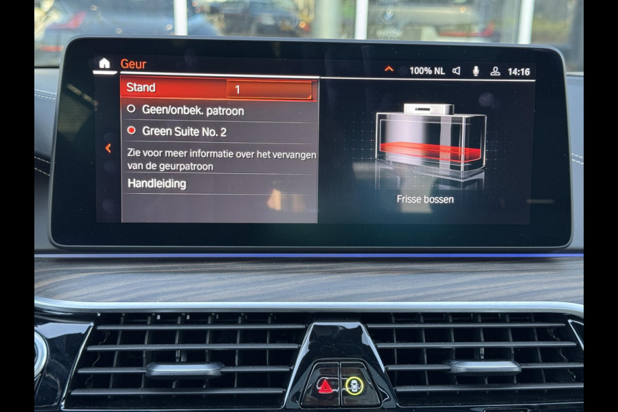 BMW 5 Serie Touring 530i xDrive High Executive M Sport Pakket Automaat / Panoramadak / Trekhaak / Integrale Actieve Besturing / Stoelventilatie / Driving Assistant Professional / Bowers & Wilkins / Laserlight / M Sportremsysteem / Soft Close