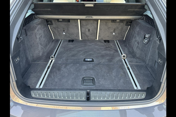 BMW 5 Serie Touring 530i xDrive High Executive M Sport Pakket Automaat / Panoramadak / Trekhaak / Integrale Actieve Besturing / Stoelventilatie / Driving Assistant Professional / Bowers & Wilkins / Laserlight / M Sportremsysteem / Soft Close