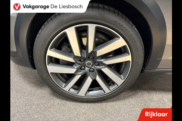 Volvo V90 Cross Country 2.0 B6 AWD Pro / Leder / Panoramadak / head-up / stoel en stuur verwarming / trekhaak