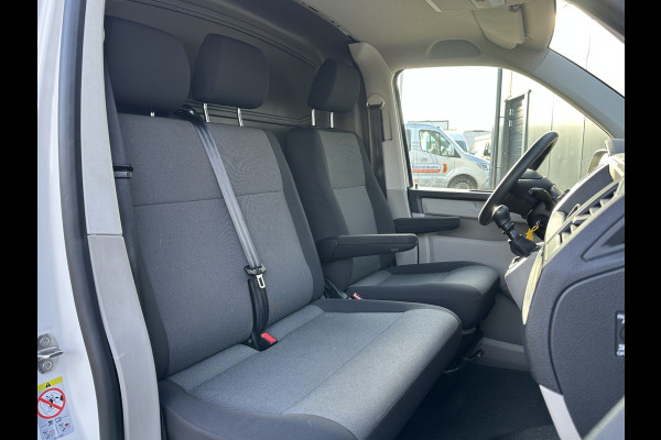Volkswagen Transporter 2.0 TDI 102 PK / L2H1 / UNIEK 29.774 KM !! / 1e EIGENAAR / TREKHAAK / AIRCO / 3 ZITS