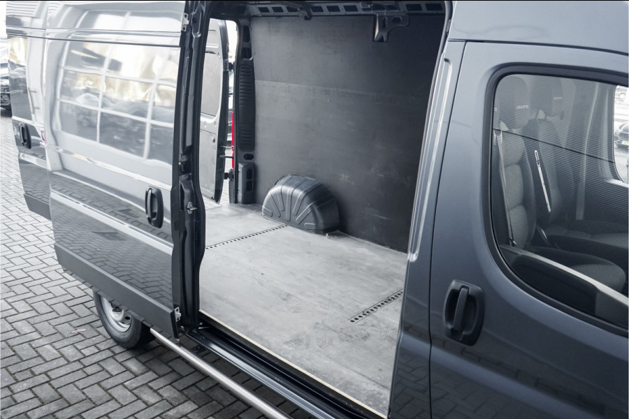 Fiat Ducato 30 2.3 MultiJet L2H2 Automaat Navi Camera