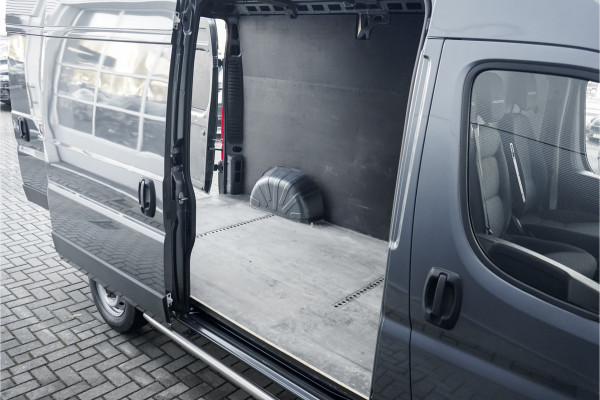 Fiat Ducato 30 2.3 MultiJet L2H2 Automaat Navi Camera