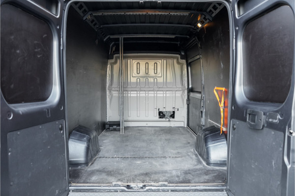 Fiat Ducato 30 2.3 MultiJet L2H2 Automaat Navi Camera