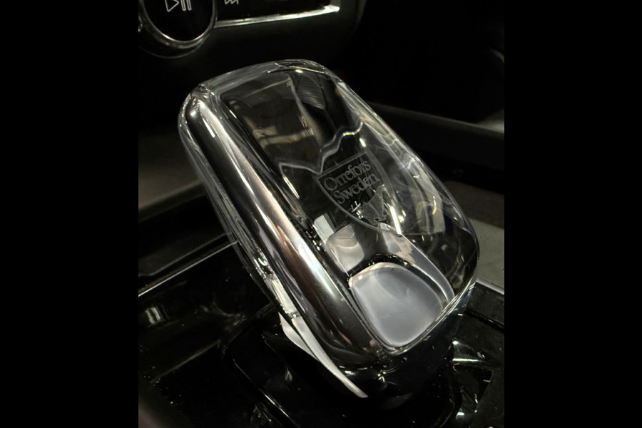 Volvo V60 B4 211pkplus darkPanoramatrekhaakleerharman kardonThunder Grey Bovag garantie 360 camera