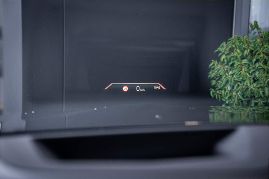 BMW X7 M60i xDrive - Panorama | Kuipstoelen | H&K | Exclusive Pakket | Elek Trekhaak