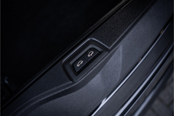 BMW X7 M60i xDrive - Panorama | Kuipstoelen | H&K | Exclusive Pakket | Elek Trekhaak