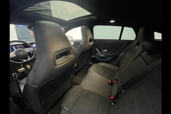 Mercedes-Benz CLA-Klasse Shooting Brake 250 e Business Solution AMG Limited Panoramadak Navigatie Apple Carplay/Android Auto Camera Parkeersensoren Elektrische achterklep Elektrische stoelen en verwarmd Virtual Cockpit Climate Control