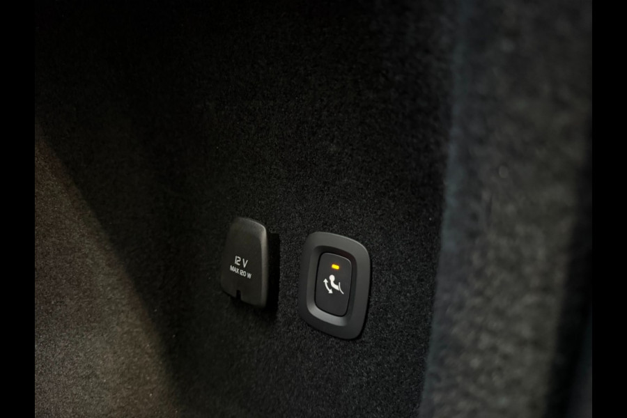 Volvo V60 B4 211pkplus darkPanoramatrekhaakleerharman kardonThunder Grey Bovag garantie 360 camera