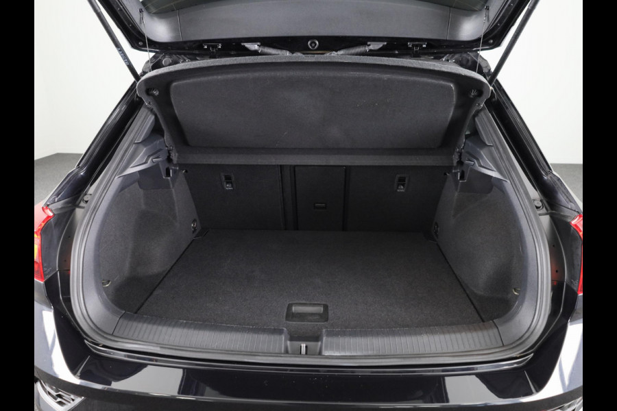 Volkswagen T-Roc 1.5 TSI Sport 150 PK | Automaat (DSG) | Black style | Camera | Digitaal dashboard | 18 Inch