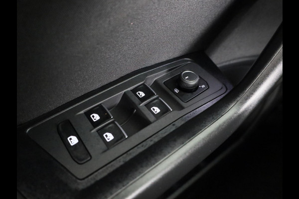 Volkswagen T-Roc 1.5 TSI Sport 150 PK | Automaat (DSG) | Black style | Camera | Digitaal dashboard | 18 Inch