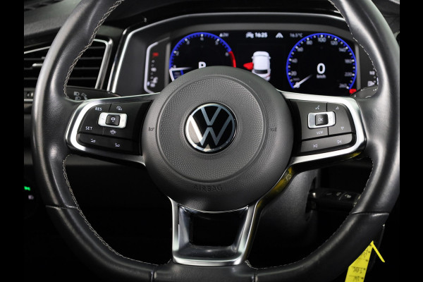Volkswagen T-Roc 1.5 TSI Sport 150 PK | Automaat (DSG) | Black style | Camera | Digitaal dashboard | 18 Inch
