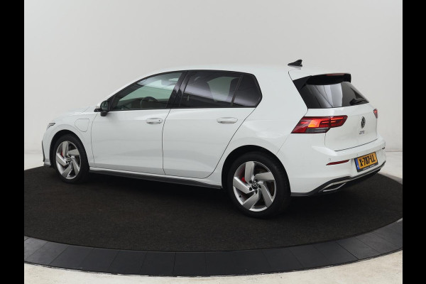 Volkswagen Golf 1.4 eHybrid GTE | Stoelverwarming | Adaptive cruise | Carplay | Navigatie | Parkeerhulp | Full LED | Sfeerverlichting | Climate control | PHEV | Plug In