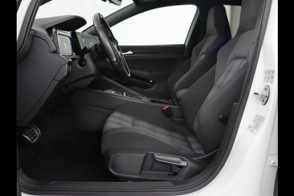 Volkswagen Golf 1.4 eHybrid GTE | Stoelverwarming | Adaptive cruise | Carplay | Navigatie | Parkeerhulp | Full LED | Sfeerverlichting | Climate control | PHEV | Plug In