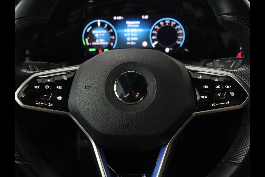 Volkswagen Golf 1.4 eHybrid GTE | Stoelverwarming | Adaptive cruise | Carplay | Navigatie | Parkeerhulp | Full LED | Sfeerverlichting | Climate control | PHEV | Plug In