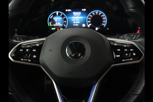 Volkswagen Golf 1.4 eHybrid GTE | Stoelverwarming | Adaptive cruise | Carplay | Navigatie | Parkeerhulp | Full LED | Sfeerverlichting | Climate control | PHEV | Plug In