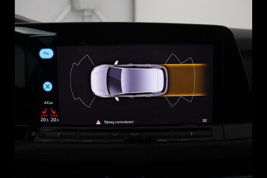 Volkswagen Golf 1.4 eHybrid GTE | Stoelverwarming | Adaptive cruise | Carplay | Navigatie | Parkeerhulp | Full LED | Sfeerverlichting | Climate control | PHEV | Plug In