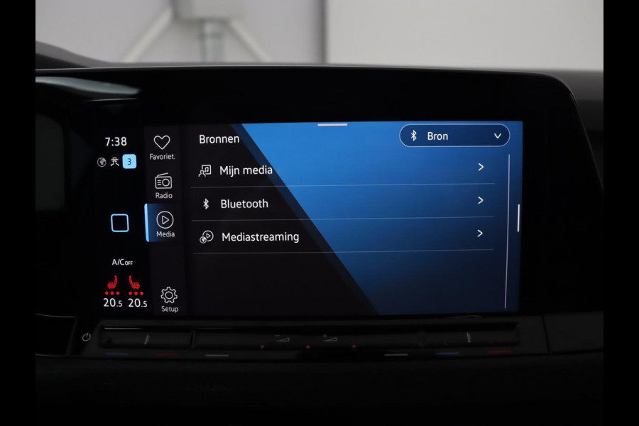 Volkswagen Golf 1.4 eHybrid GTE | Stoelverwarming | Adaptive cruise | Carplay | Navigatie | Parkeerhulp | Full LED | Sfeerverlichting | Climate control | PHEV | Plug In